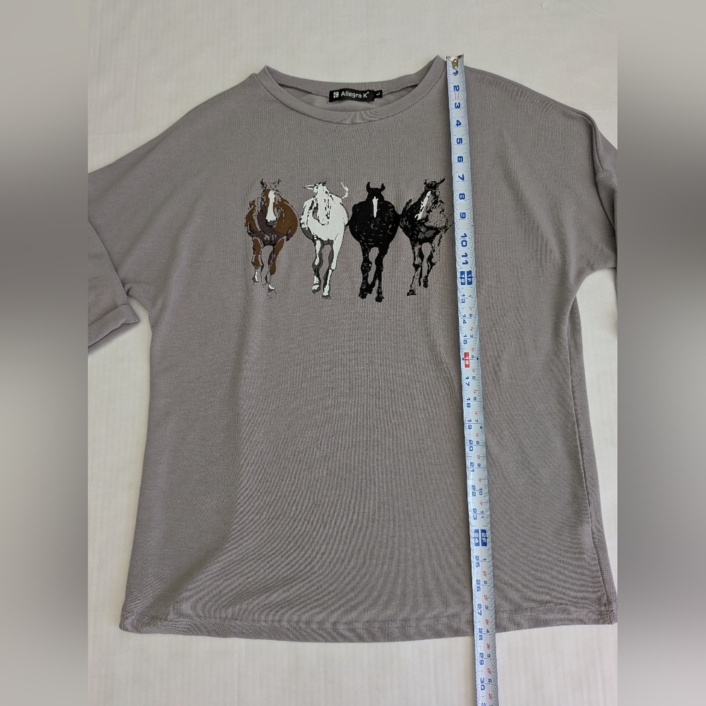 Gray Shirt With Horses Women's Large - Picture 4 of 10